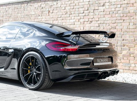 Porsche Cayman GT4 21