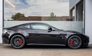 Aston Martin V12 Vantage S 3