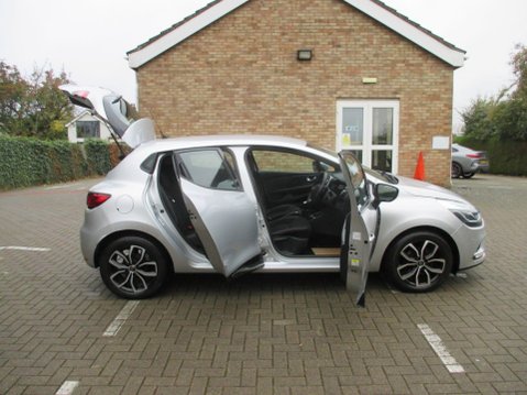 Renault Clio 0.9 TCe Play Euro 6 (s/s) 5dr 7