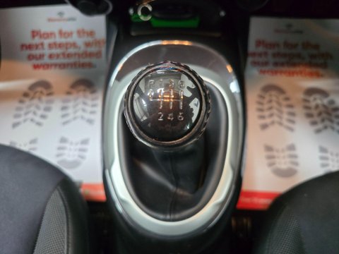 Nissan Juke 1.2 DIG-T N-Connecta Euro 6 (s/s) 5dr 21