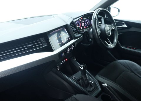 Audi A1 1.5 TFSI 35 S line Sportback 5dr Petrol S Tronic Euro 6 (s/s) (150 ps) 43