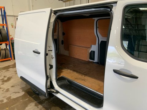 Peugeot Expert BLUEHDI PROFESSIONAL PREMIUM PLUS L2 18