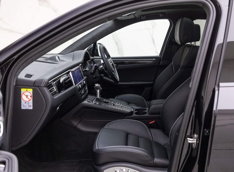 Porsche Macan TURBO PDK 10