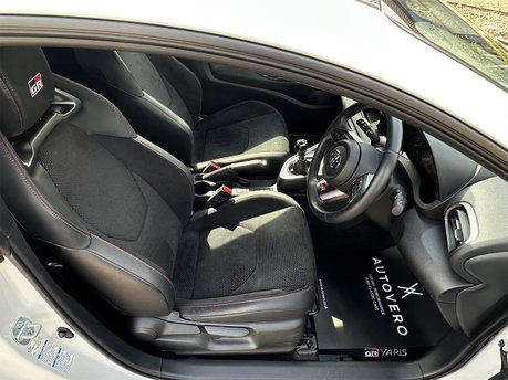 Toyota Yaris GR-Y CIRCUIT 44