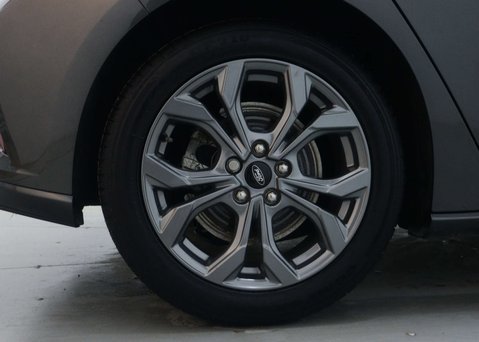 Ford Focus 1.0 Focus ST-Line MHEV Auto 5dr 13