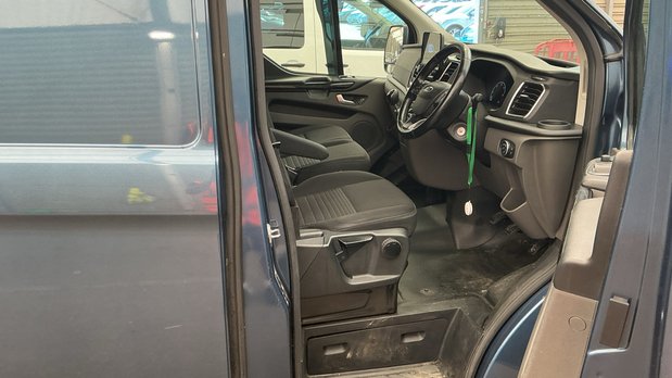 Ford Transit Custom SWB L1H1 Low Roof Limited 280 Air Con Alloys Sensors EURO 6 NO VAT 9