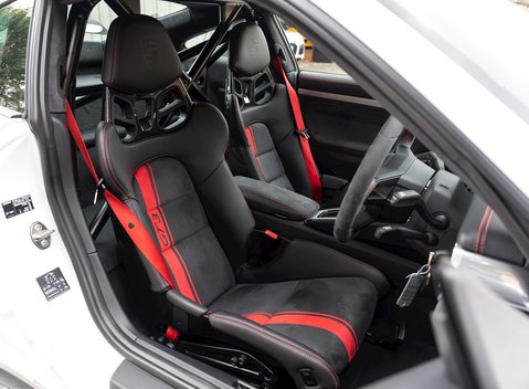 Porsche 911 (991.2) GT3 12