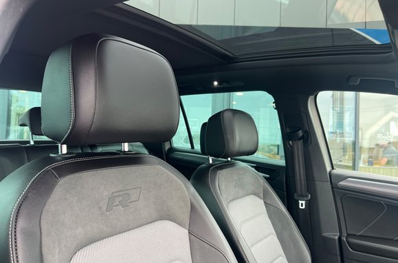 Volkswagen Tiguan R-LINE TECH 2.0 TDI 4MOTION DSG AUTO 15