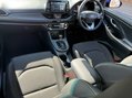 Hyundai i30 T-GDI FASTBACK SE NAV 41