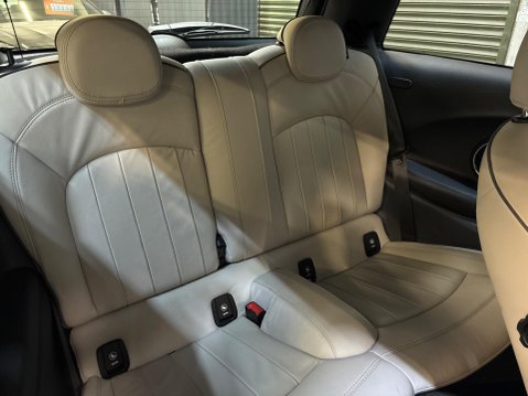 Mini Hatch 2.0 John Cooper Works Euro 6 (s/s) 3dr 10