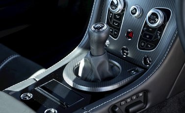 Aston Martin V12 Vantage S 19