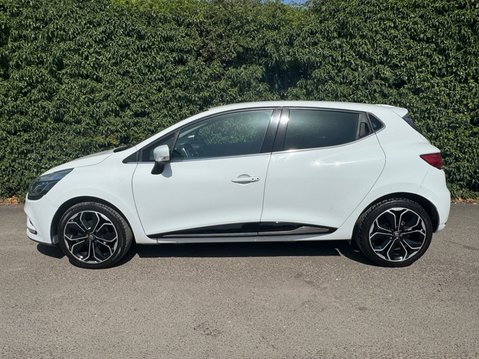 Renault Clio 0.9 TCe Iconic Hatchback 5dr Petrol Manual Euro 6 (s/s) (90 ps) 6