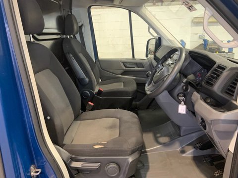 Volkswagen Crafter CR35 TDI M H/R P/V STARTLINE 9