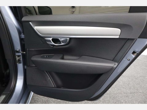 Volvo S90 2.0 S90 Momentum D4 Auto 4dr 39