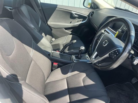 Volvo V40 2.0 T2 GPF Momentum Nav Plus Euro 6 (s/s) 5dr 32