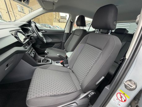 Volkswagen T-Cross SE TSI 11