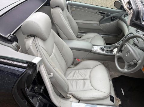 Mercedes-Benz SL Series 3.5 SL350 7G-Tronic 2dr 64