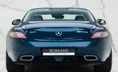 Mercedes-Benz SLS AMG 5