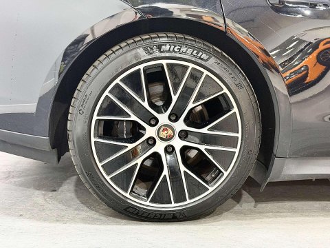 Porsche Taycan Performance Plus 93.4kWh Saloon 4dr Electric Auto RWD (476 ps) 40