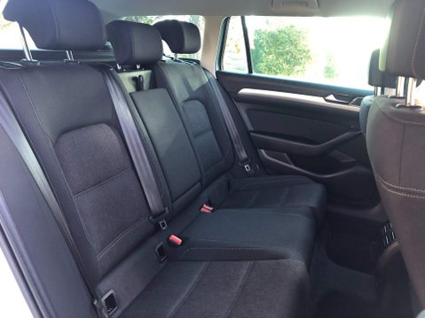 Volkswagen Passat SE BUSINESS TDI BLUEMOTION TECH DSG 4