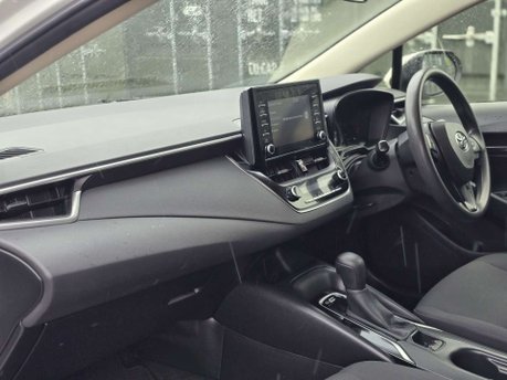 Toyota Corolla 1.8 VVT-h Design Touring Sports 5dr Petrol Hybrid CVT Euro 6 (s/s) (122 ps) 15