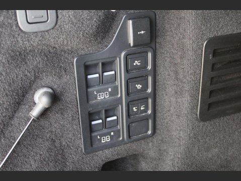 Land Rover Discovery R-DYNAMIC HSE MHEV 29