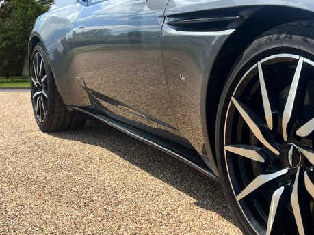 Aston Martin DB11 V12 15