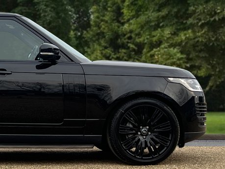 Land Rover Range Rover WESTMINSTER BLACK MHEV 13
