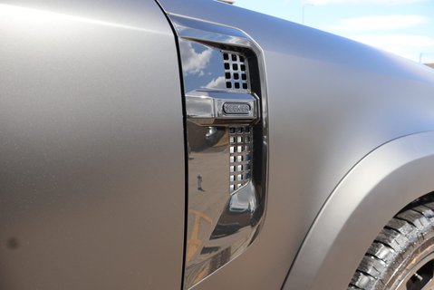 Land Rover Defender 110 2026 HARD TOP 350 X-DYNAMIC HSE REAR SEATS MATT PPF CARBON PPF BONET  15
