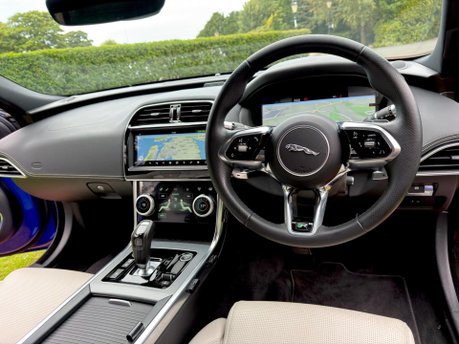 Jaguar XE R-DYNAMIC HSE 23