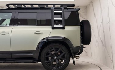 Land Rover Defender V8 33