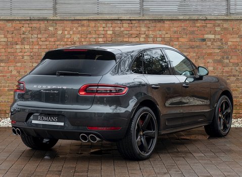 Porsche Macan Turbo 7