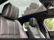 Land Rover Range Rover Velar 3.0 Range Rover Velar R-Dynamic HSE D300 Auto 4WD 5dr 9