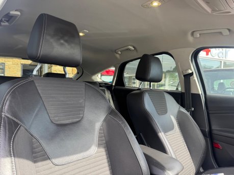 Ford Focus TITANIUM X 25