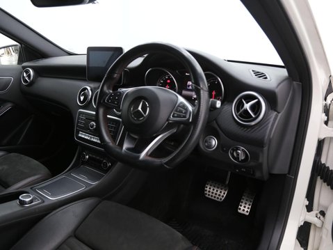 Mercedes-Benz A Class 2.1 A200d AMG Line (Premium) 7G-DCT Euro 6 (s/s) 5dr 22