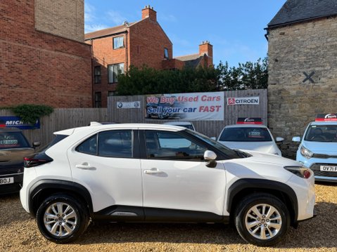 Toyota Yaris Cross 1.5 VVT-h Icon E-CVT Euro 6 (s/s) 5dr 3