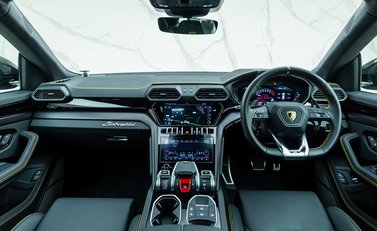 Lamborghini Urus S 18