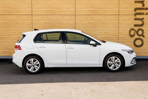 Volkswagen Golf LIFE TSI 12