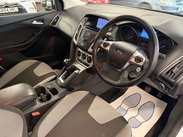 Ford Focus 1.0T EcoBoost Zetec Navigator Euro 5 (s/s) 5dr 9