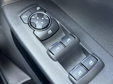 Ford Ecosport 1.0 EcoBoost 125 ST-Line 5dr 36