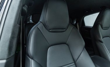 Porsche Cayenne TURBO E-HYBRID Coupe with GT Package 16
