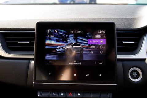 Renault Captur TECHNO E-TECH 31