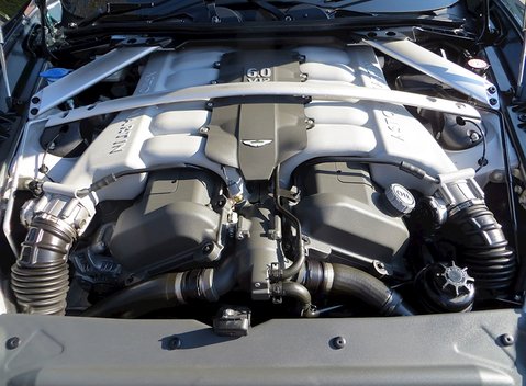 Aston Martin Rapide 19