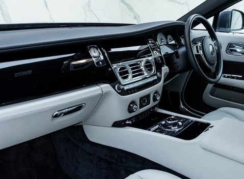 Rolls-Royce Wraith Series II 17