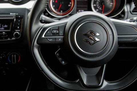 Suzuki Swift ATTITUDE DUALJET 18