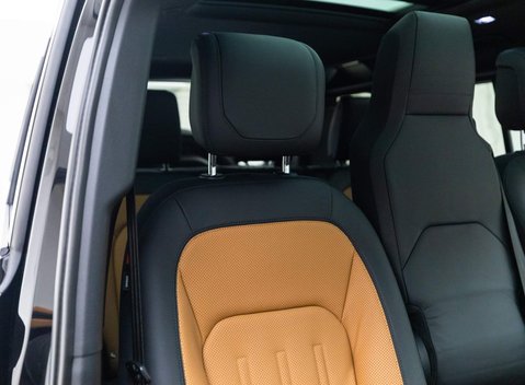 Land Rover Defender X 7