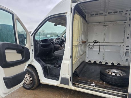 Peugeot Boxer 2.0 BlueHDi 335 Professional Panel Van 5dr Diesel Manual L2 H2 Euro 6 (130  11