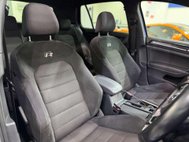 Volkswagen Golf 2.0 TSI R Hatchback 5dr Petrol DSG 4Motion Euro 6 (s/s) (300 ps) 6