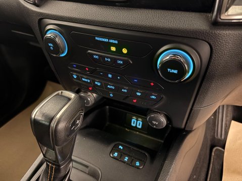 Ford Ranger 2.0 EcoBlue Wildtrak Auto 4WD Euro 6 (s/s) 4dr 27