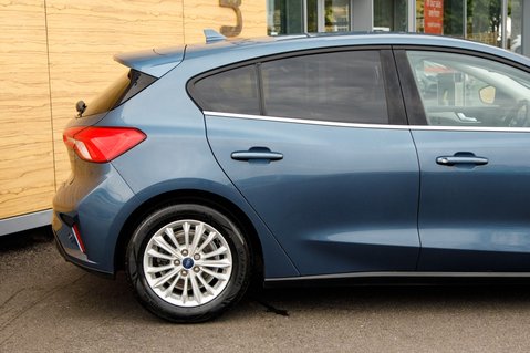 Ford Focus TITANIUM 7